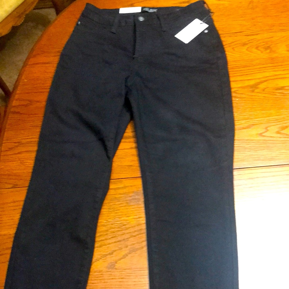 Judy Blue Black boyfriend cut.